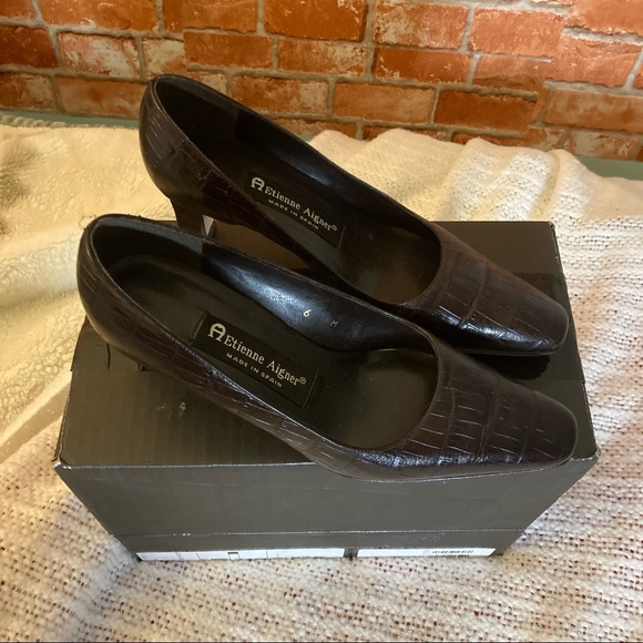 Etienne Aigner deep brown croc mini pumps heels!! - Picture 2 of 3